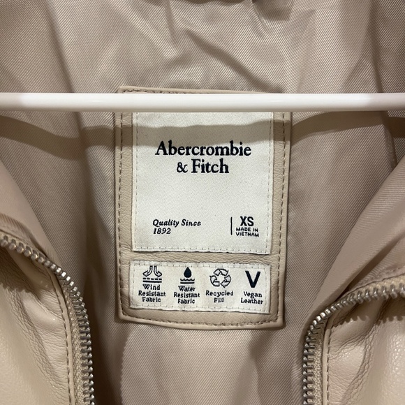 Abercrombie & Fitch Vegan Leather Puffer - Picture 3 of 3